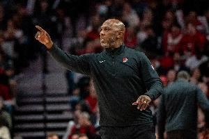 昌西赌圣？非法赌博高科技手段：特制眼镜&X光看牌+操纵发牌机器